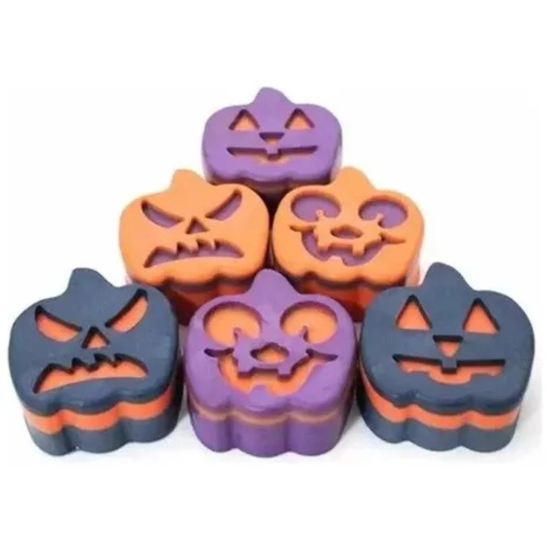 Figura y postres con forma de calabazas de Halloween elaborados con molde de silicona de 6 cavidades