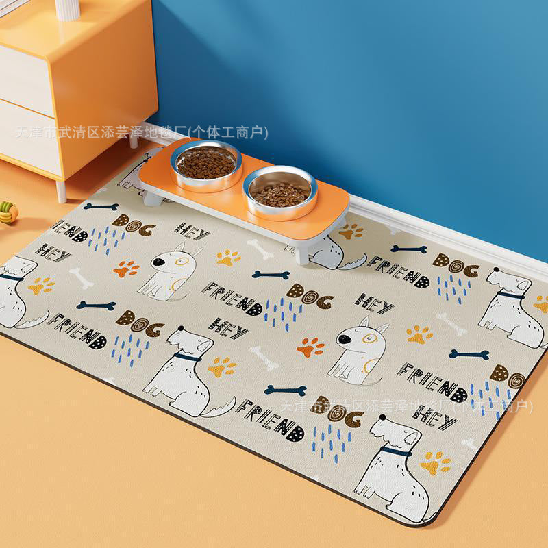 Tapete antideslizante e impermeable beige con ilustraciones de perritos para comedero de mascotas.
